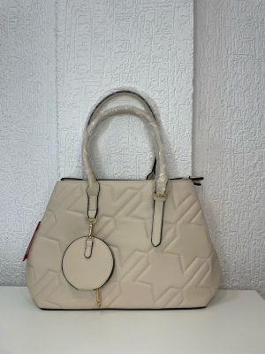Cartera Elegante con Monedero: Estilo Sofisticado