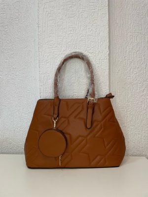 Cartera Elegante con Monedero: Estilo Sofisticado