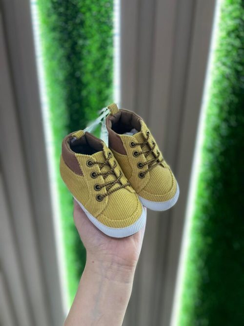 Zapatitos Tipo Botita para Bebé – Mostaza - Imagen 2