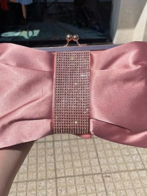 Clutch Rosa Satinado con Brillos – CHENSON (Diseño Moño)