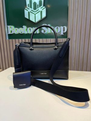 Cartera Calvin Klein Negra con Correa Cruzada y Monedero